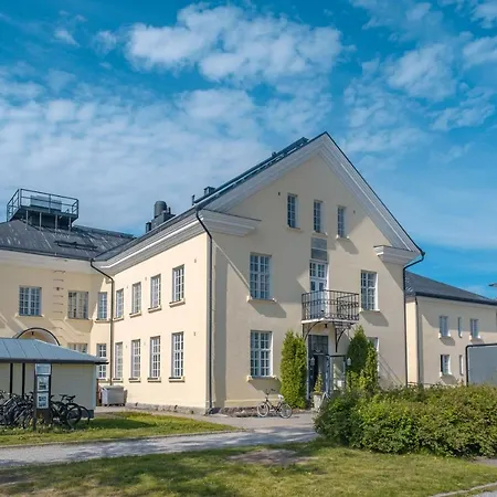 Hyvaerilae Youth- And Centre