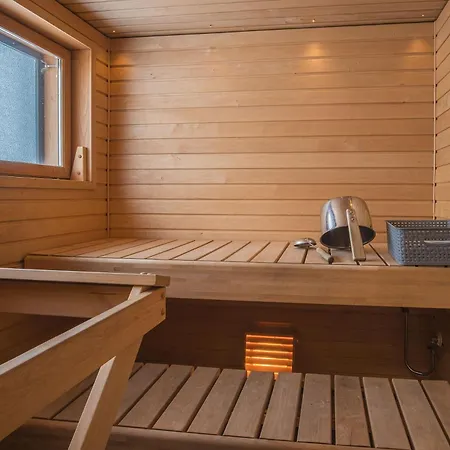 Hyvaerilae Youth- And Centre Hotel 3*