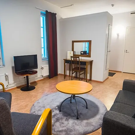 Hyvaerilae Youth- And Centre ホテル