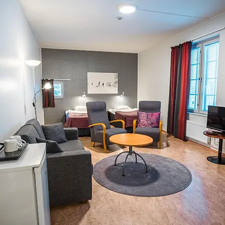 Hyvaerilae Youth- And Centre