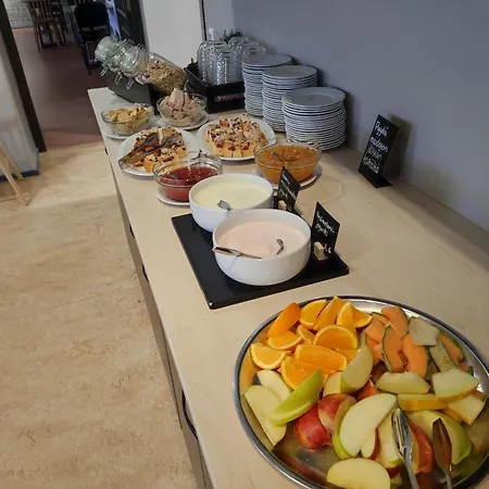 Hyvaerilae Youth- And Centre ホテル 3*